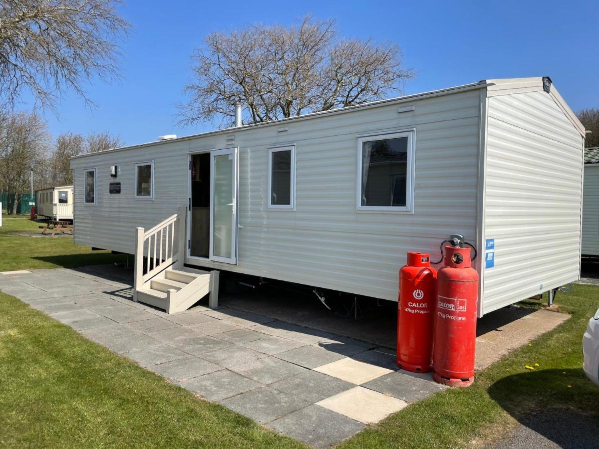 Beautiful 3-Bed Caravan Situated On Lakeland Haven Grange-over-Sands Bagian luar foto