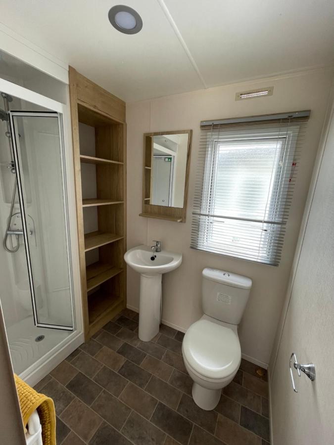 Beautiful 3-Bed Caravan Situated On Lakeland Haven Grange-over-Sands Bagian luar foto